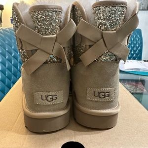 Brand new Ugg boots. Classic mini bow.